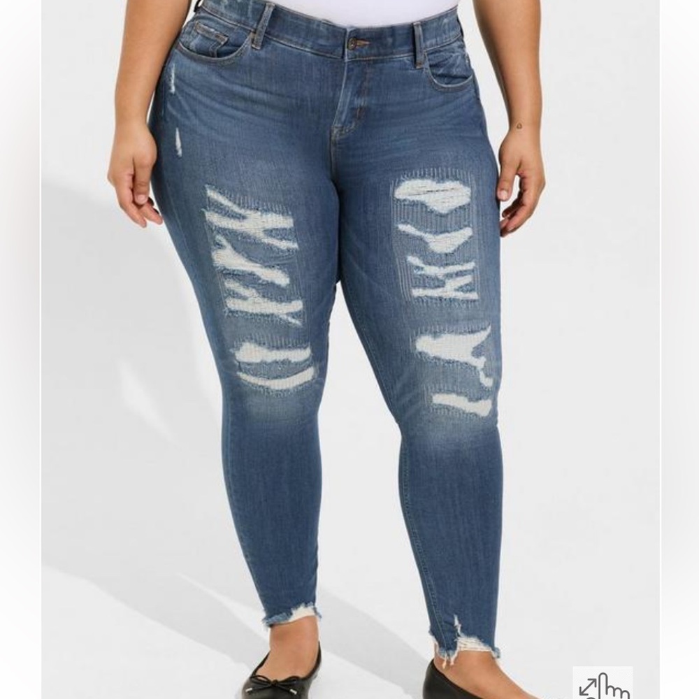 Women’s Torrid Bombshell Skinny Distressed Jeans Size 24S